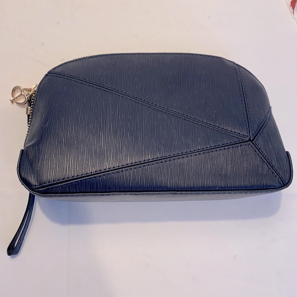 ❤️ NWOT Cle de Peau Blue Wristlet